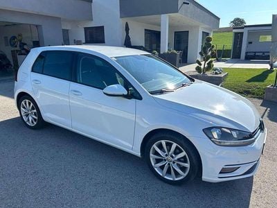 Gebraucht VW Golf 90 PS (66 kW) 2018 Weiß Limousine