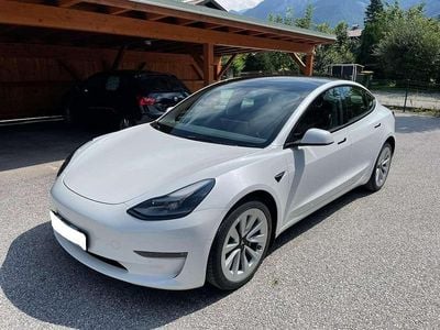 Weiß Gebraucht 2022 Tesla Model 3 Long Range AWD Limousine | € 29.999