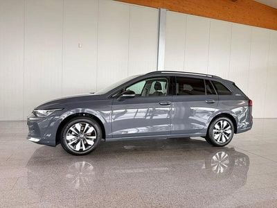 Gebraucht VW Golf VIII Life 150 PS (110 kW) 2025 Dunkelgrau  metallic Kombi