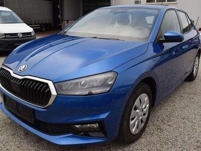 Blau Gebraucht 2024 Skoda Fabia Essence Limousine | € 17.900 (Guter Preis)