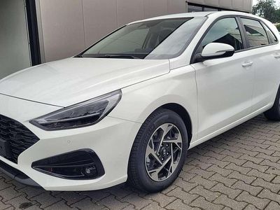 Weiß Neu 2025 Hyundai i30 Limousine | € 26.795 (Guter Preis)