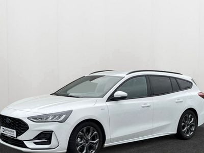 Weiß Gebraucht 2024 Ford Focus ST-Line Limousine | € 27.647 (Etwas zu teuer)