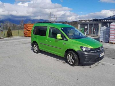 Grün Gebraucht 2017 VW Caddy Maxi Life Family Van / Kleinbus | € 25.500