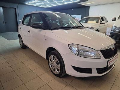Weiß Gebraucht 2013 Skoda Fabia Easy Limousine | € 5.999 (Fairer Preis)