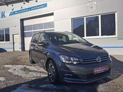 Gebraucht VW Touran 116 PS (85 kW) 2018 Grau Van / Kleinbus