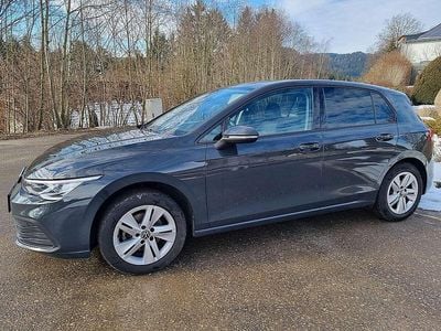 Gebraucht VW Golf VIII Life 116 PS (85 kW) 2020 Grau Limousine