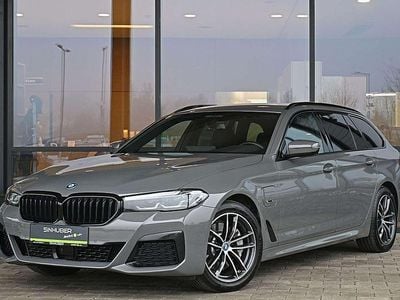 Grau Gebraucht 2021 BMW 530e M Sport Kombi | € 39.990 (Etwas zu teuer)