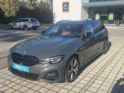 Grau Gebraucht 2021 BMW 320e M Sport Kombi | € 35.900