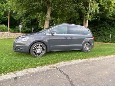 Grau Gebraucht 2017 Seat Alhambra Van / Kleinbus | € 17.990