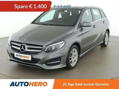 Grau Gebraucht 2018 Mercedes B180 Style Van / Kleinbus | € 16.290 (Guter Preis)