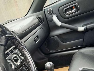 Silber Gebraucht 2004 Toyota MR2 Cabrio | € 12.000