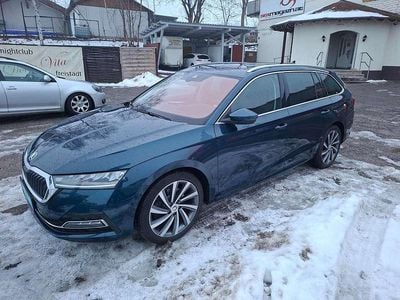 gebraucht Skoda Octavia Combi 2,0 TdI DSG Virtual ACC HUD DCC 18 Alu