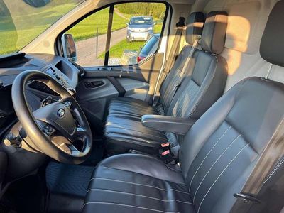 Weiß Gebraucht 2017 Ford Tourneo Van / Kleinbus | € 12.500
