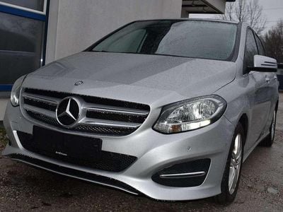 Grau Gebraucht 2015 Mercedes B180 Van / Kleinbus | € 13.800 (Fairer Preis)