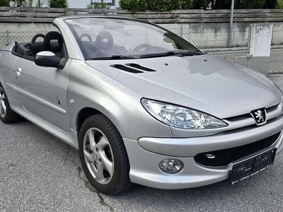 Grau Gebraucht 2003 Peugeot 206 CC Cabrio | € 2.500