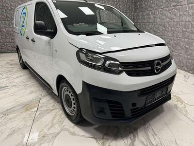 Weiß Gebraucht 2024 Opel Vivaro Edition Van / Kleinbus | € 9.890