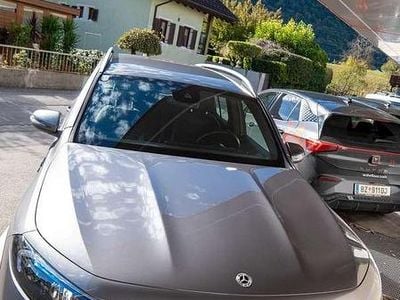 Grau Gebraucht 2022 Mercedes EQB350 SUV | € 34.000