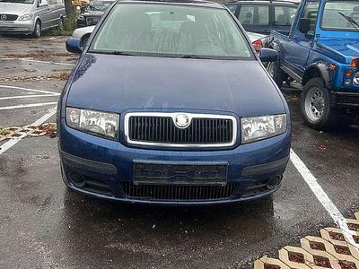 Blau Gebraucht 2006 Skoda Fabia Kleinwagen | € 2.600