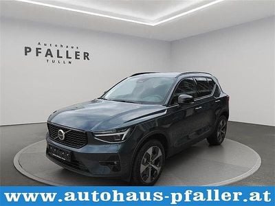Neu Volvo XC40 163 PS (119 kW) 2025 Blau SUV