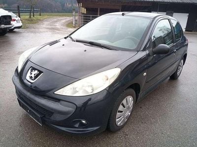 Grau Gebraucht 2011 Peugeot 206+ Kleinwagen | € 2.000