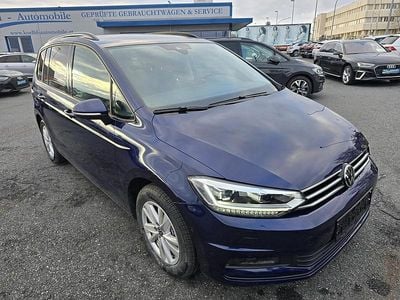 Blau Gebraucht 2022 VW Touran Comfortline Van / Kleinbus | € 26.890 (Etwas zu teuer)