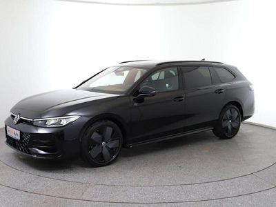 Schwarz metallic Gebraucht 2025 VW Passat Sport Kombi | € 50.890 (Guter Preis)