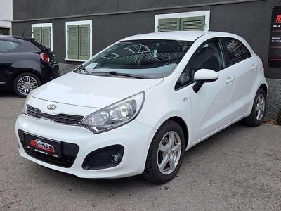 Gebraucht Kia Rio Spirit 90 PS (66 kW) 2015 Weiß Kleinwagen