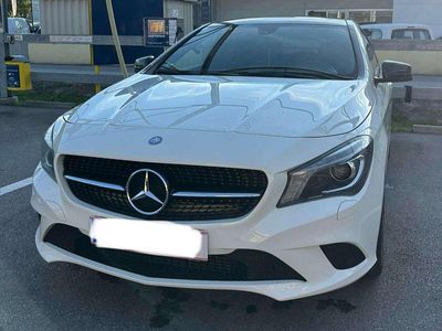 Weiß Gebraucht 2014 Mercedes CLA200 Coupé | € 18.000