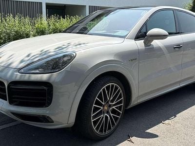 Grau Gebraucht 2023 Porsche Cayenne Platinum Edition SUV | € 113.000
