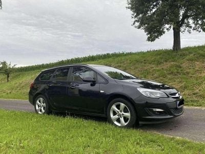 Gebraucht 2015 Opel Astra Edition Kombi | € 9.990 (Teuer)