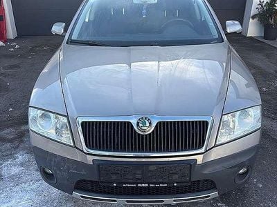 gebraucht Skoda Octavia Combi Scout 2,0 TDI PD DPF 4x4
