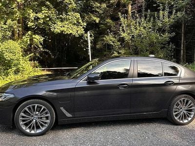 Grau Gebraucht 2022 BMW 530 Luxury Line Limousine | € 45.000