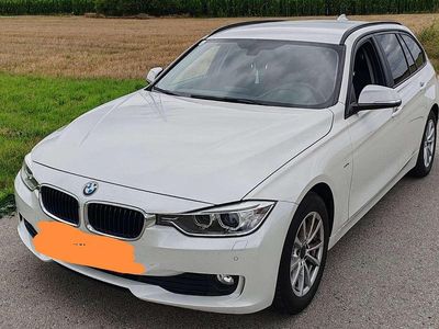 Weiß Gebraucht 2014 BMW 318 Kombi | € 13.000 (Etwas zu teuer)