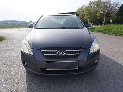 Grau Gebraucht 2008 Kia Ceed Active Kleinwagen | € 1.790