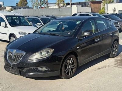 Schwarz Gebraucht 2010 Lancia Delta Kleinwagen | € 990