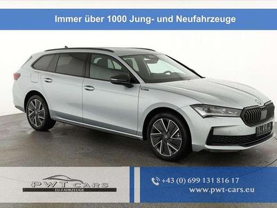 Silber Neu 2025 Skoda Superb SportLine Kombi | € 46.356 (Fairer Preis)