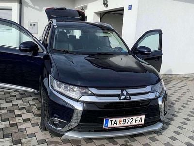 Blau Gebraucht 2016 Mitsubishi Outlander Instyle SUV | € 11.900 (Fairer Preis)