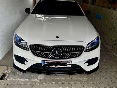 Weiß Gebraucht 2018 Mercedes E220 AMG line Coupé | € 38.900 (Etwas zu teuer)