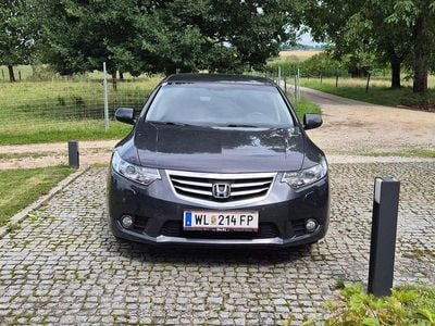 Grau Gebraucht 2014 Honda Accord Lifestyle Limousine | € 15.500