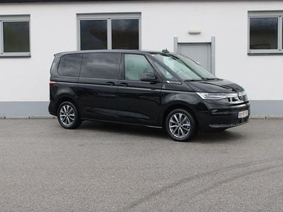 Schwarz metallicperleffektno Neu 2025 VW Multivan Life Van | € 69.990 (Teuer)