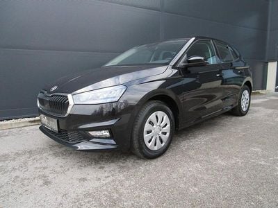 Schwarz metallicperleffektno Gebraucht 2025 Skoda Fabia Essence | € 18.990 (Fairer Preis)