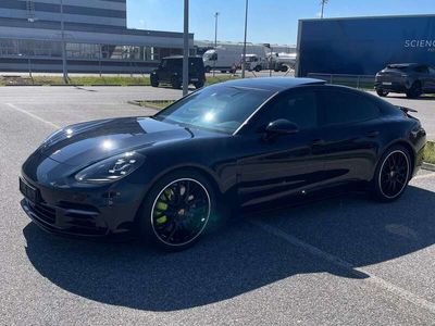 Porsche Panamera 4