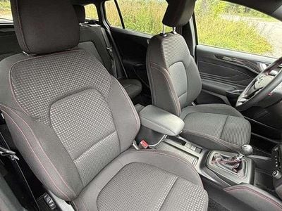 Grau Gebraucht 2023 Ford Focus ST-Line Kombi | € 19.600 (Fairer Preis)