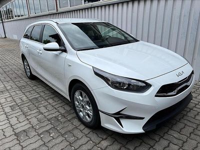 Neu Kia Ceed Sportswagon Silver 99 PS (72 kW) 2025 Kombi
