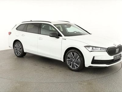 Schwarz Neu 2025 Skoda Superb SportLine Kombi | € 47.324 (Etwas zu teuer)