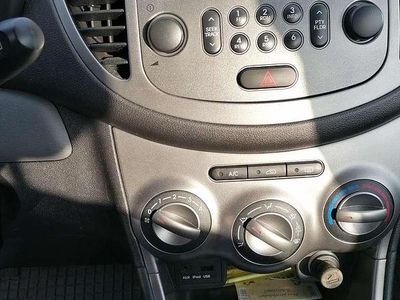 Silber Gebraucht 2012 Hyundai i10 Kleinwagen | € 3.800