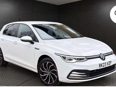 Gebraucht VW Golf VIII 116 PS (85 kW) 2023 Weiß Limousine