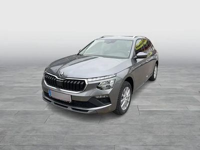 Mittelgrau metallic Neu 2025 Skoda Kamiq Selection SUV | € 32.900 (Etwas zu teuer)