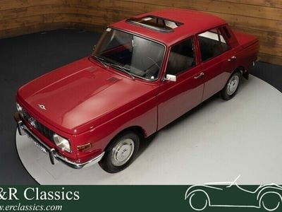 Rot Gebraucht 1971 Wartburg 353 Limousine | € 14.950