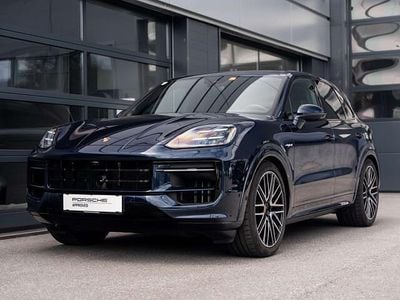 Mittelblau metallic Gebraucht 2024 Porsche Cayenne SUV | € 124.900